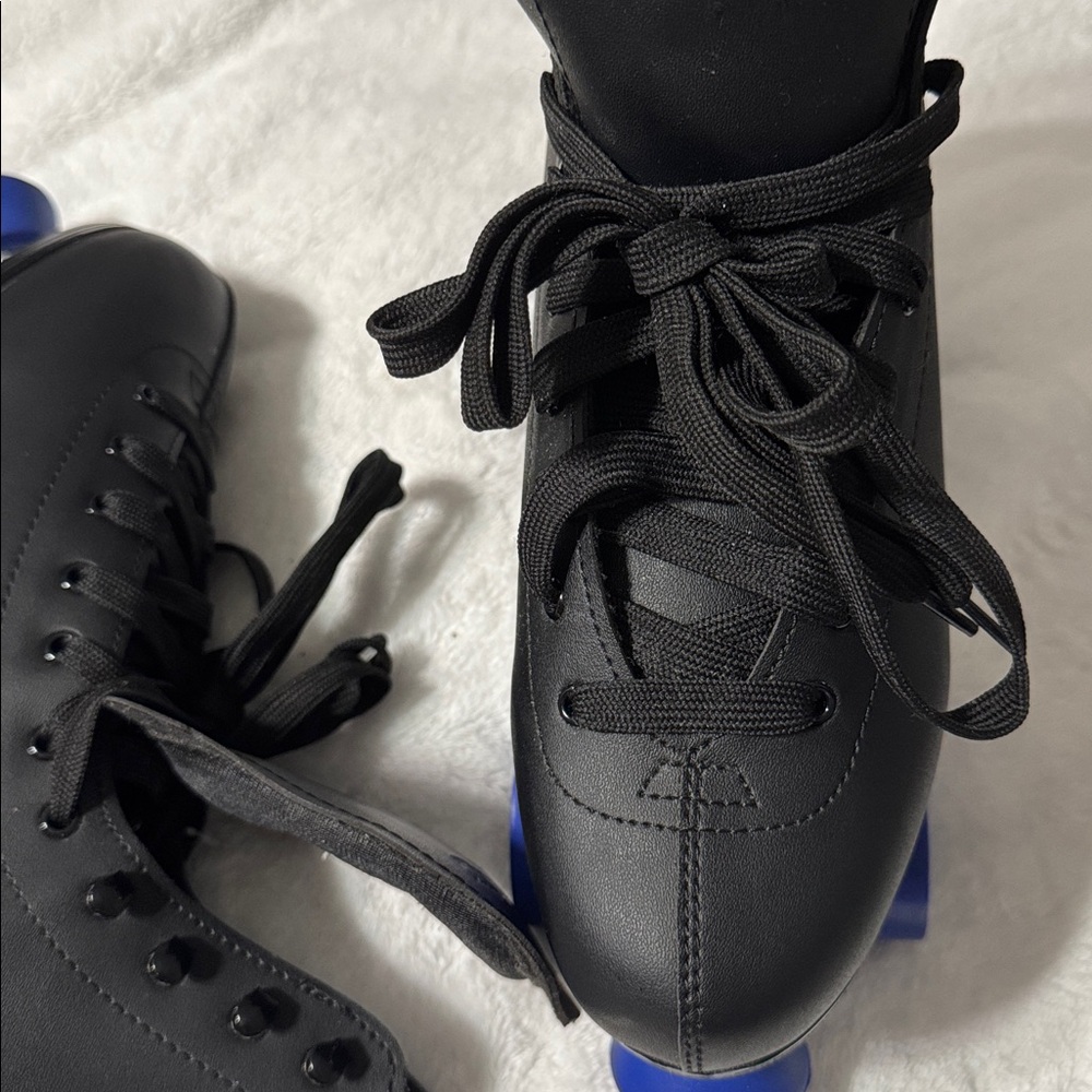 Men's Black and Blue Roller Skates - Picture 11 of 16